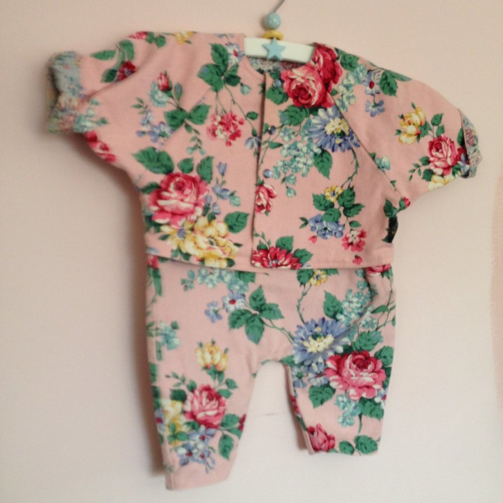 Infant Outfitters Victorian Style Print 2 Piece Set  New, No Tags -  3- 6 Months